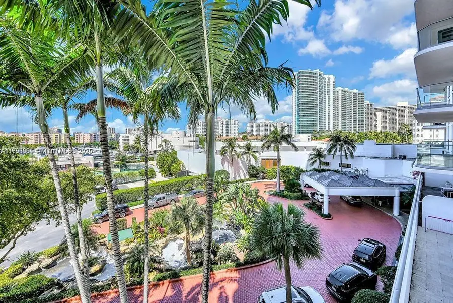 19707 Turnberry Way #5D, Aventura, FL 33180 - Image #2