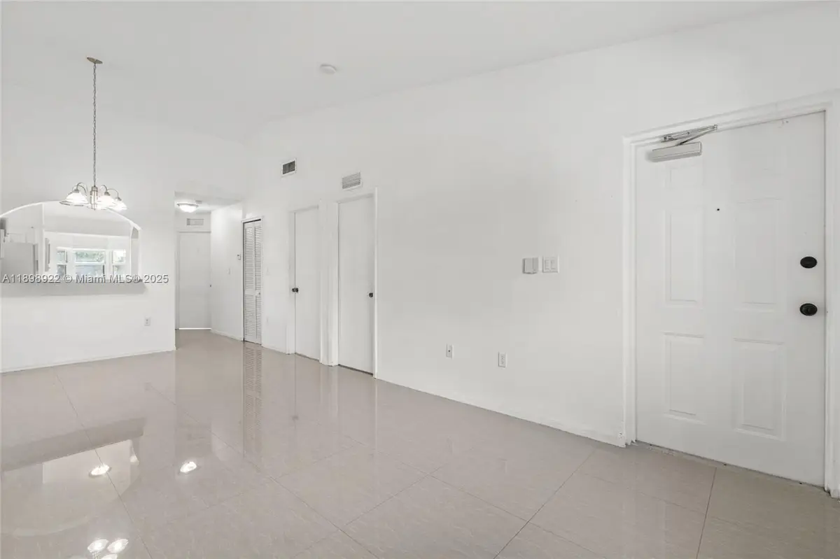 985 NE 34th Ave #202, Homestead, FL 33033 - Image #1