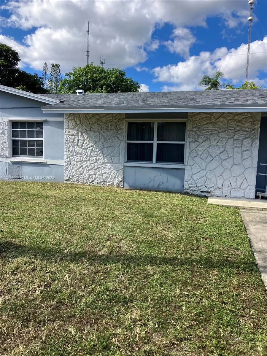 20610 NE 15th Ct, Miami, FL 33179 - Image #2