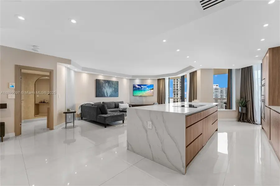 20191 E Country Club Dr #1603, Aventura, FL 33180 - Image #2