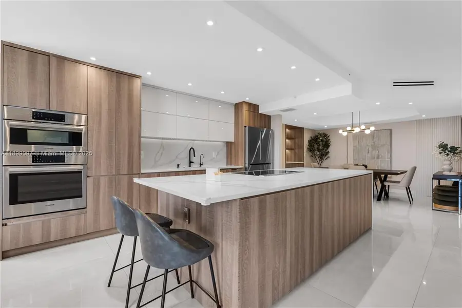 20191 E Country Club Dr #1603, Aventura, FL 33180 - Image #3