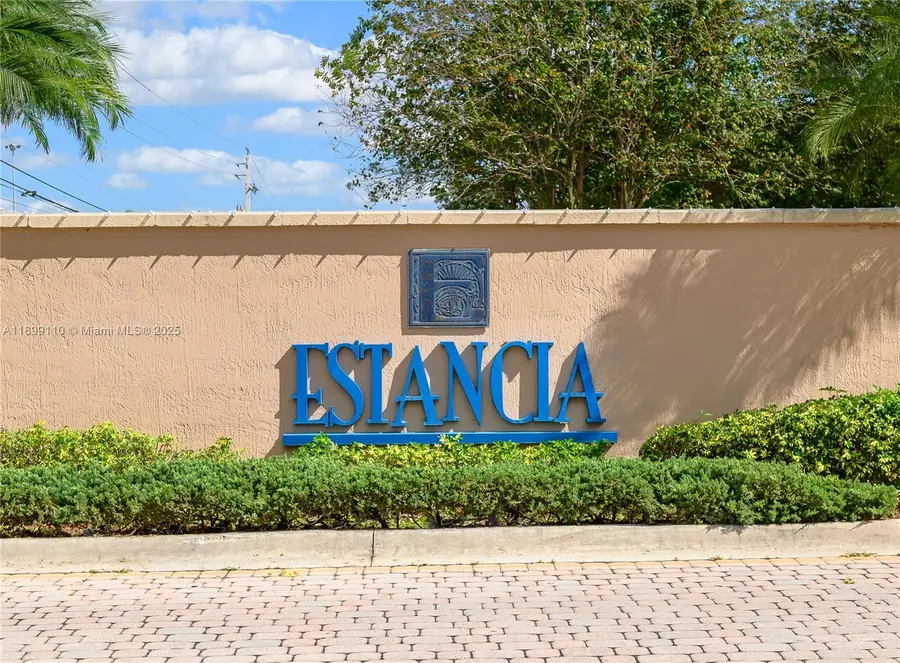 341 SW 184th Ter, Pembroke Pines, FL 33029 - Image #2