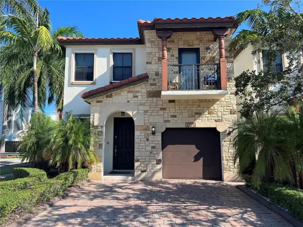 10375 NW 70th Ln, Doral, FL 33178