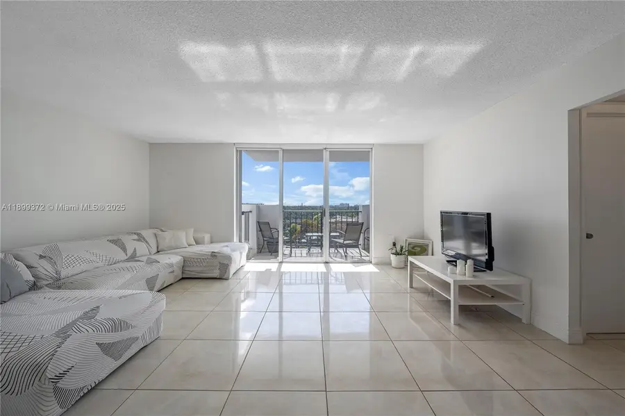 2750 NE 183rd St #804, Aventura, FL 33160 - Image #2