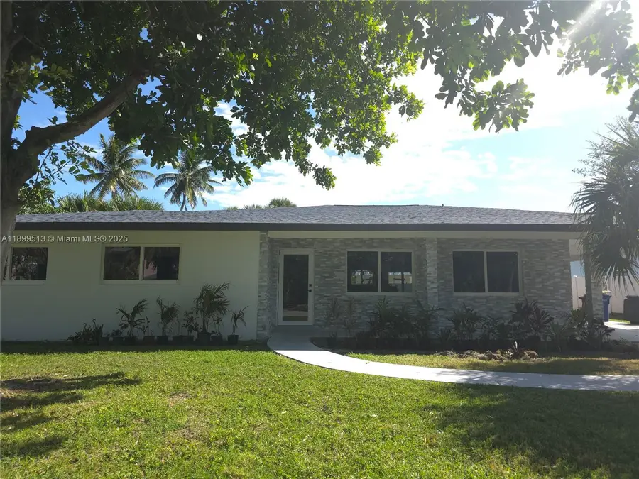 Address Withheld By Seller, Huntington Park, FL 34949 - Image #3