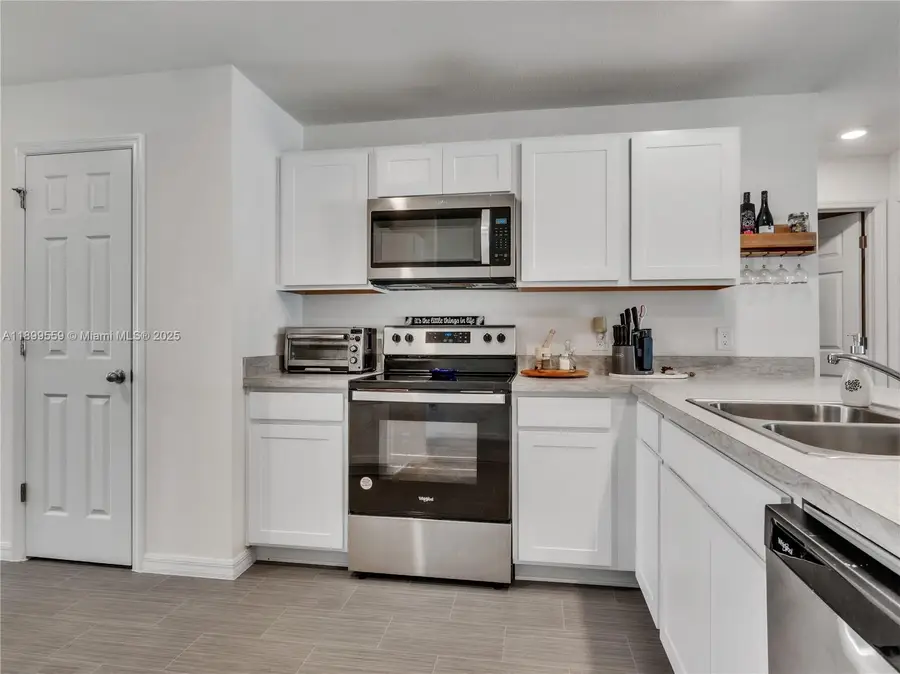 1410 NE 22nd Ave, Cape Coral, FL 33909 - Image #3