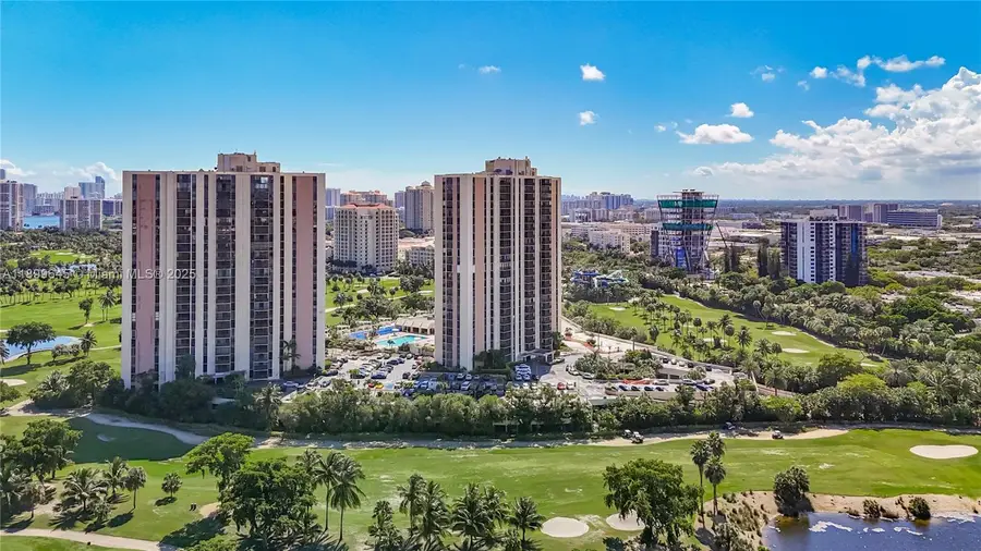 20301 W Country Club Dr #2428, Aventura, FL 33180 - Image #2
