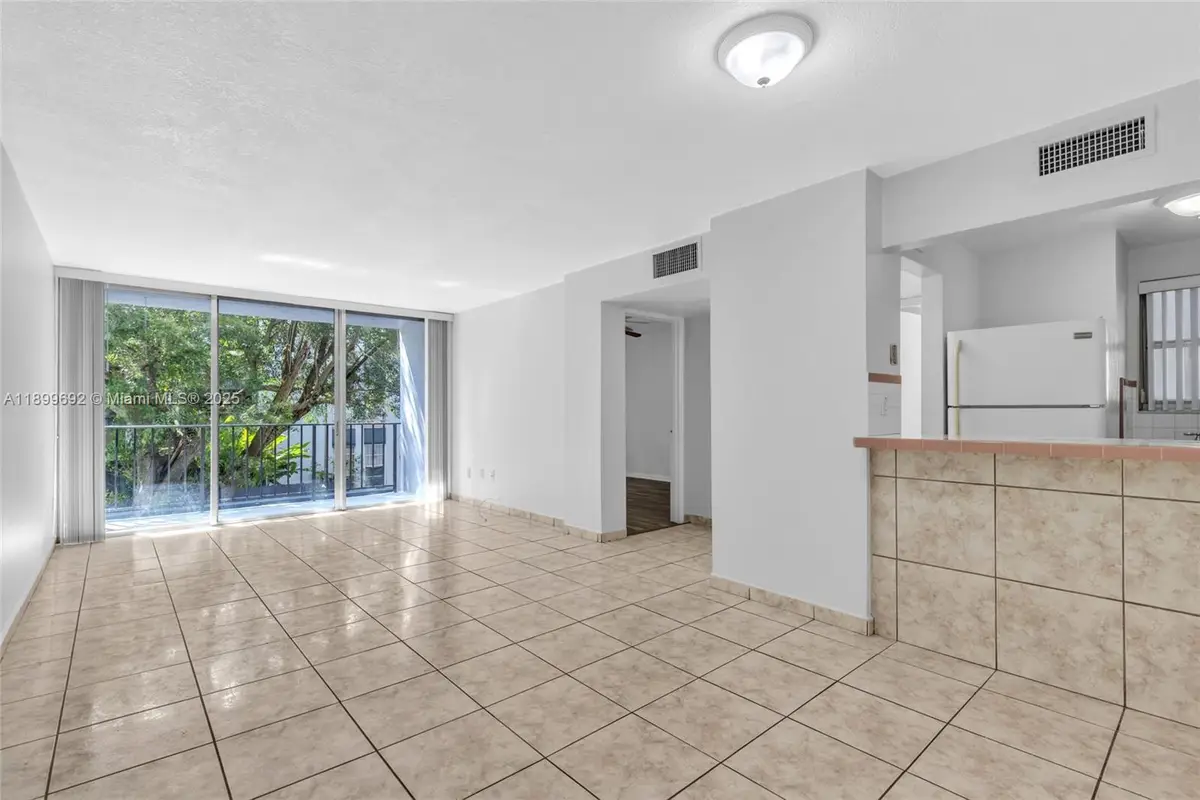 210 Fontainebleau Blvd #210, Miami, FL 33172 - Image #1