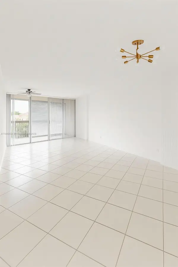 6921 Environ Blvd #6R, Lauderhill, FL 33319