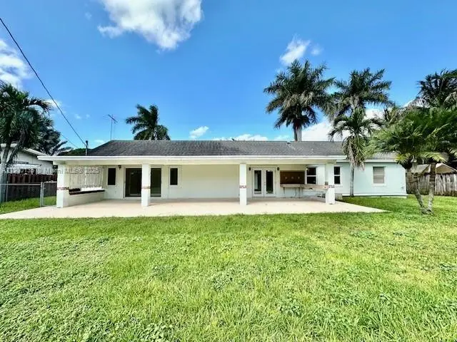 524 NW 14th St, Homestead, FL 33030 - Image #2
