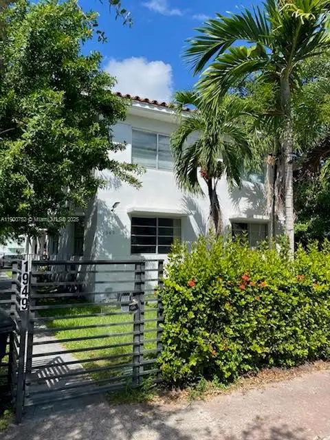 1949 Marseille Dr, Miami Beach, FL 33141 - Image #3