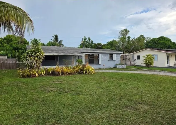 2401 Largo Dr, Miramar, FL 33023