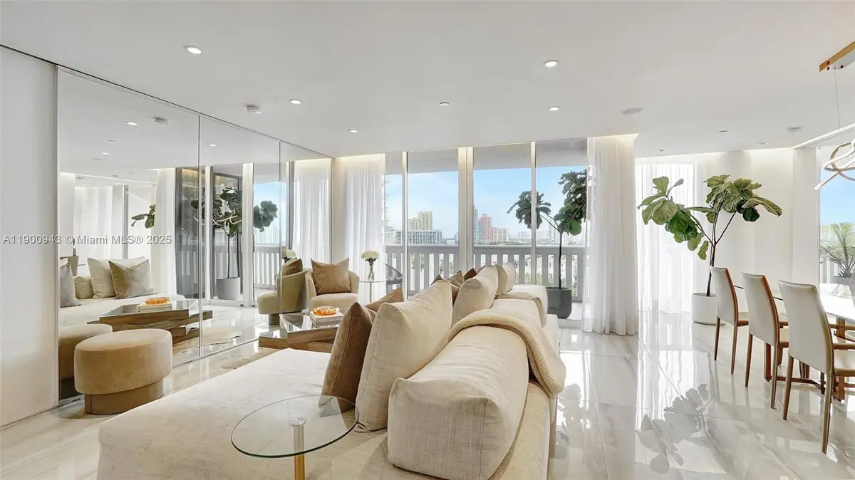 3000 Island Blvd #905, Aventura, FL 33160 - Image #1