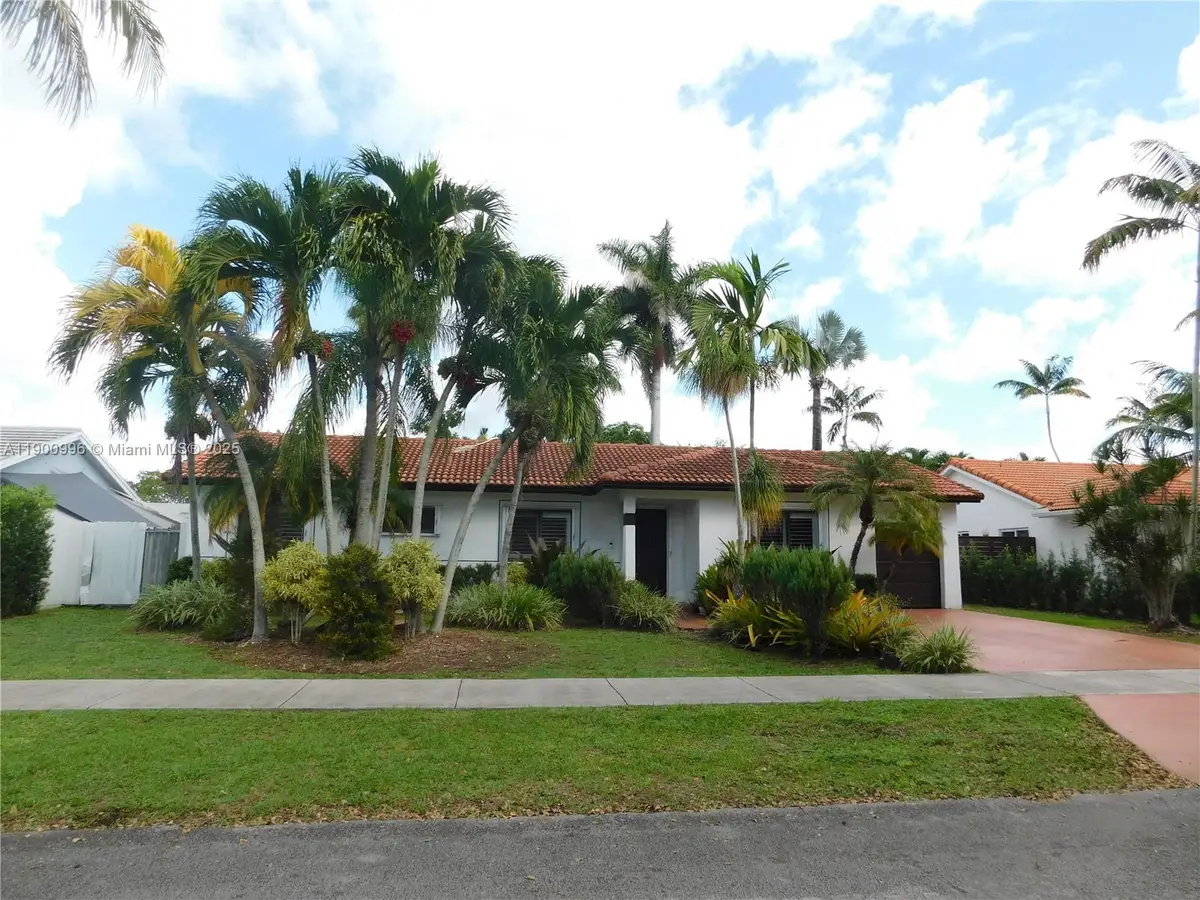 12925 SW 207th Ln, Miami, FL 33177 - Image #1