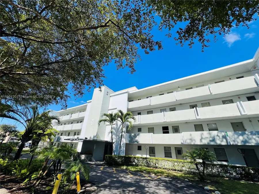 1351 NE 191st St #E211, Miami, FL 33179 - Image #2