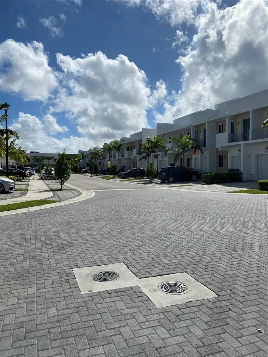 7227 NW 103rd Path, Doral, FL 33178 - Image #2