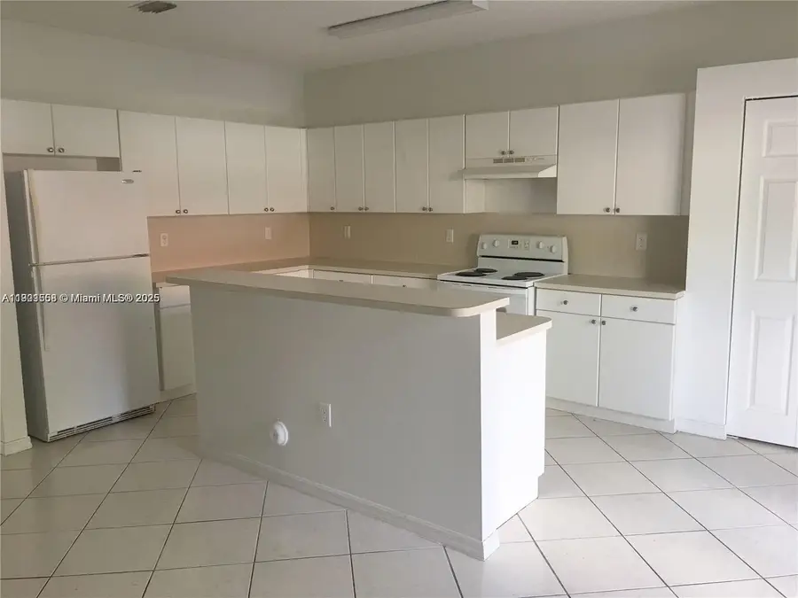 2233 SE 24th Pl, Homestead, FL 33035 - Image #2