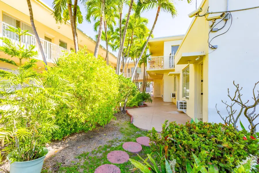 8420 Byron Ave #6, Miami Beach, FL 33141 - Image #3