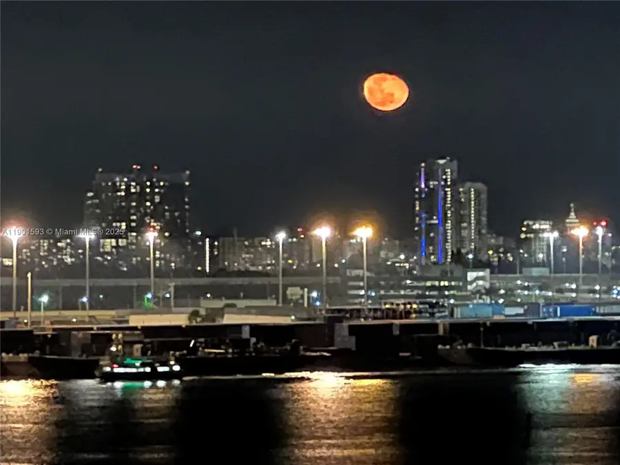 520 Brickell Key Dr #A900, Miami, FL 33131 - Image #3