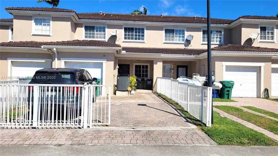 27186 SW 139th Pl, Homestead, FL 33032 - Image #2