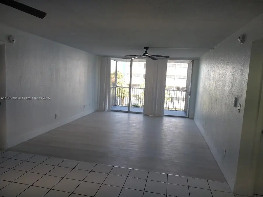 700 NW 214th St #403, Miami Gardens, FL 33169 - Image #3