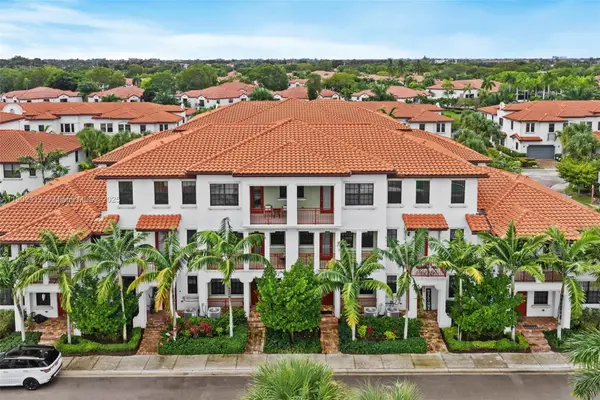 11668 SW 13th Ct, Pembroke Pines, FL 33025