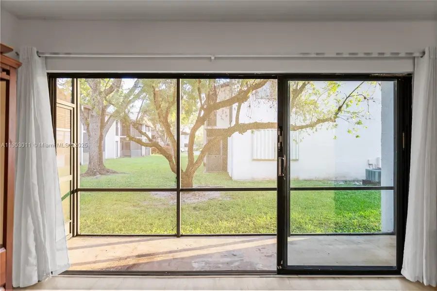 212 W Laurel Dr #1303, Margate, FL 33063 - Image #3