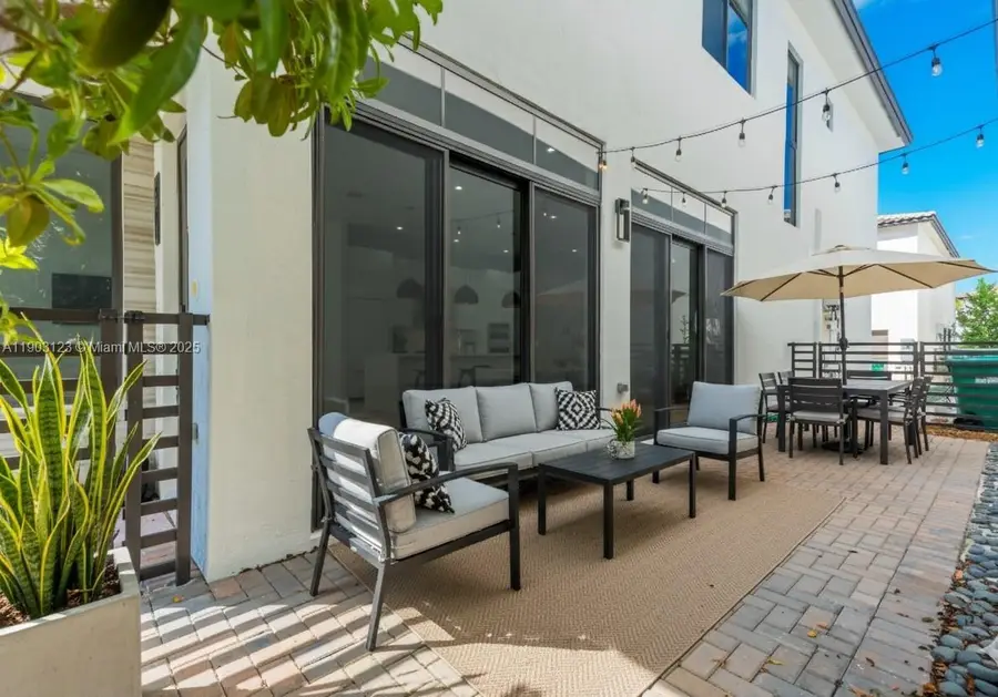 8013 NW 42nd St, Doral, FL 33166 - Image #2