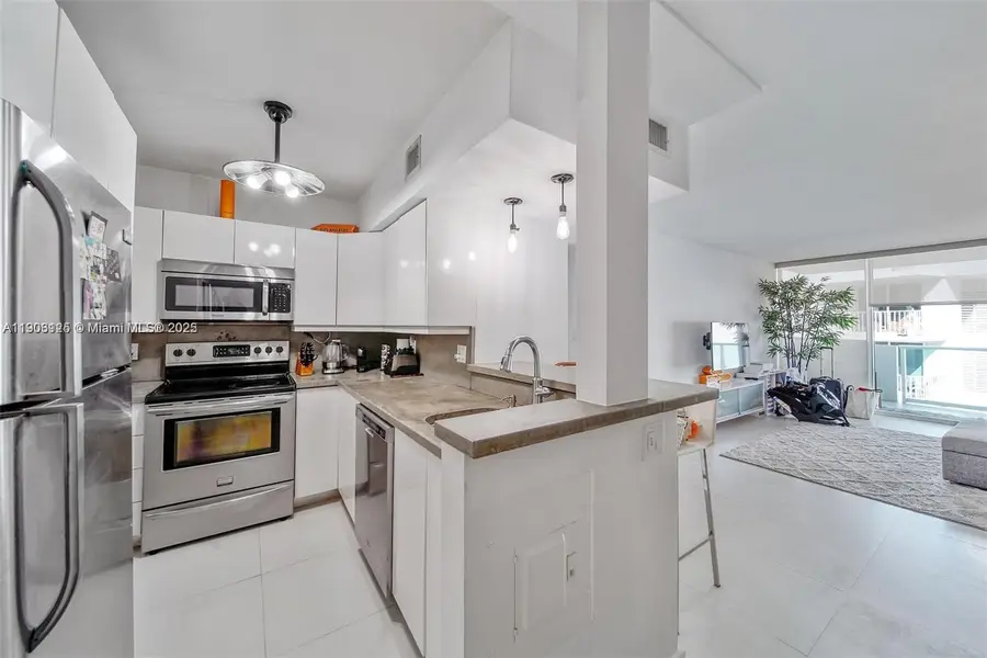 1200 West Ave #1520, Miami Beach, FL 33139 - Image #2
