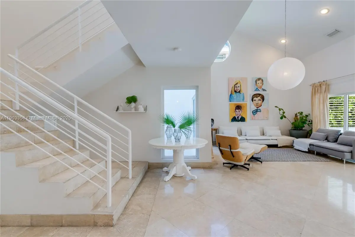 525 Ridgewood Rd, Key Biscayne, FL 33149 - Image #1