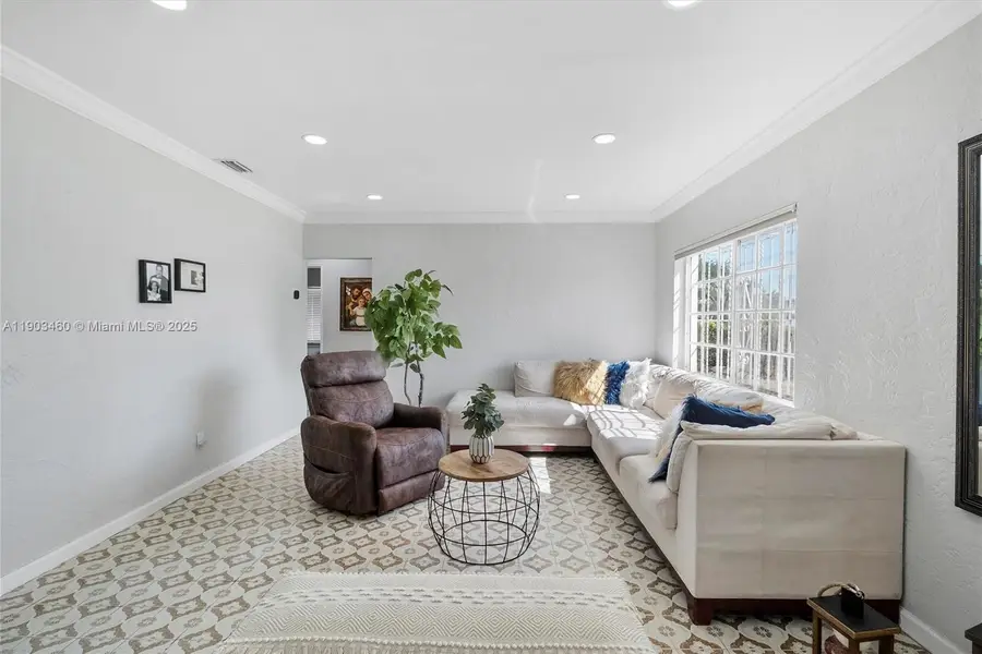 7231 SW 6th St, Miami, FL 33144 - Image #3