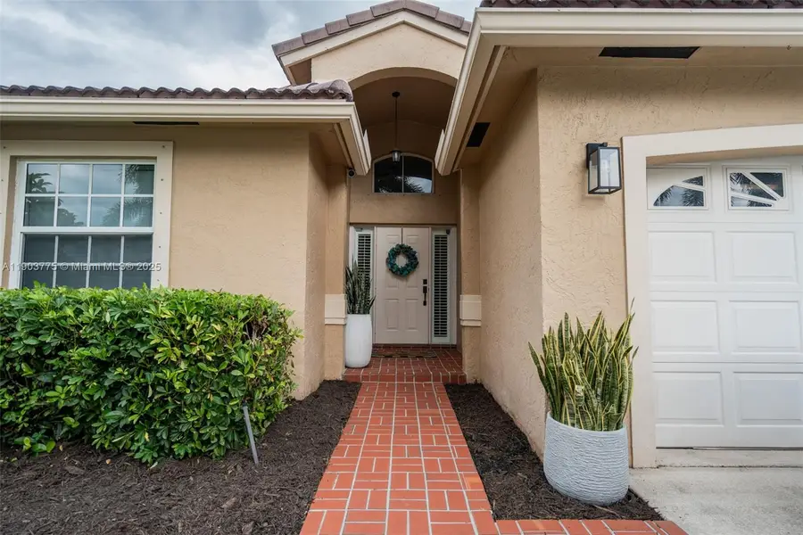 16061 La Costa Dr, Weston, FL 33326 - Image #2