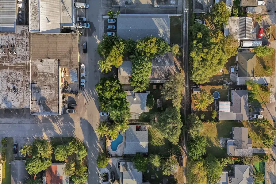 218 SW 14th Ct, Fort Lauderdale, FL 33315 - Image #2