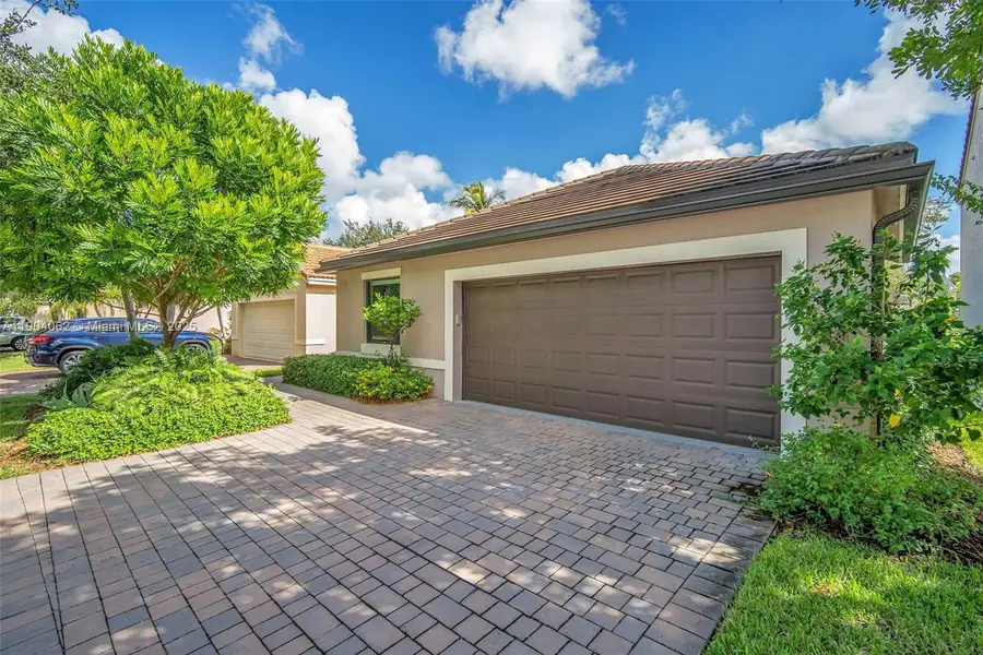 225 E Bayridge Dr, Weston, FL 33326 - Image #2