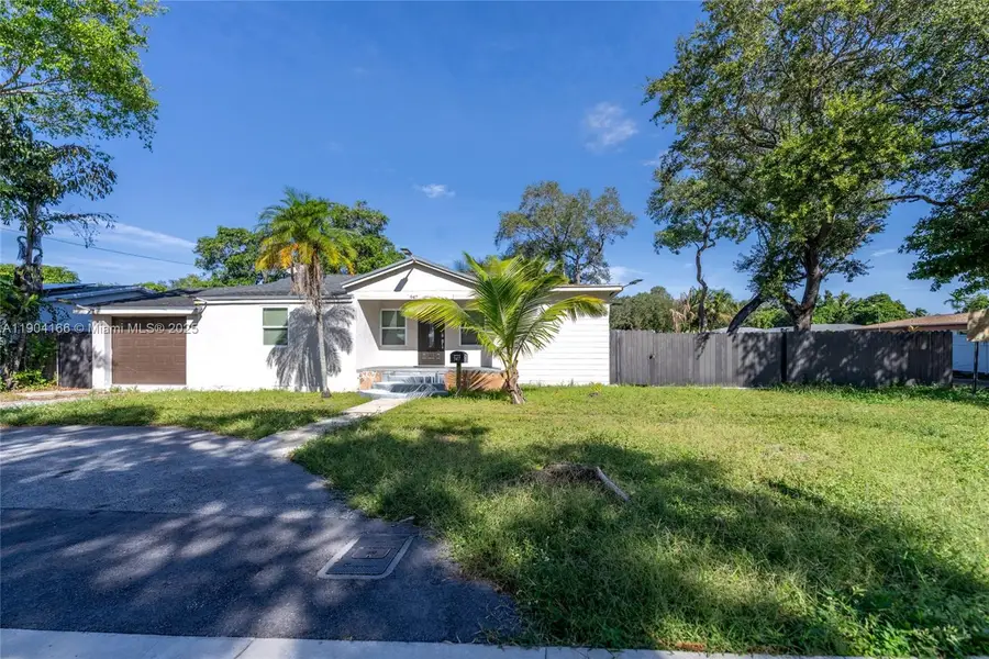 947 NE 149th St, Miami, FL 33161 - Image #2