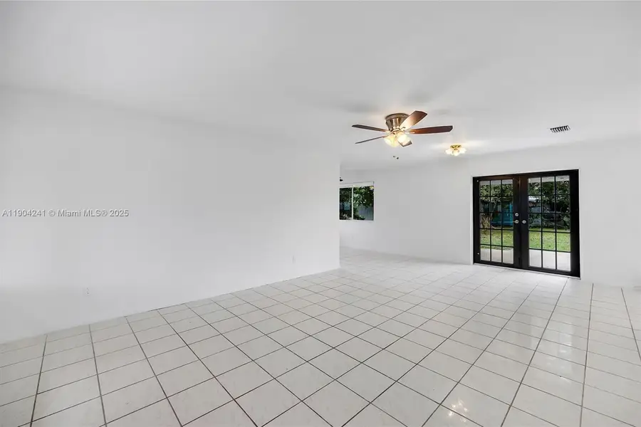 10250 Pan American Dr, Cutler Bay, FL 33189 - Image #3