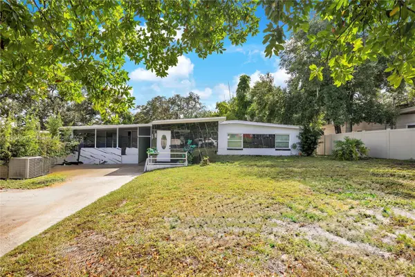 6712 Nina Rosa Dr, Orlando, FL 32819