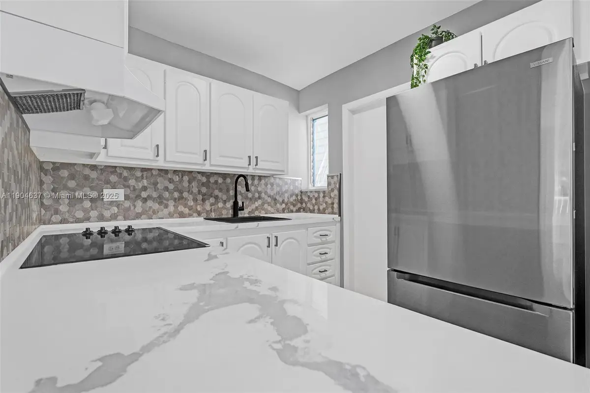 1150 Euclid Ave #305, Miami Beach, FL 33139 - Image #1