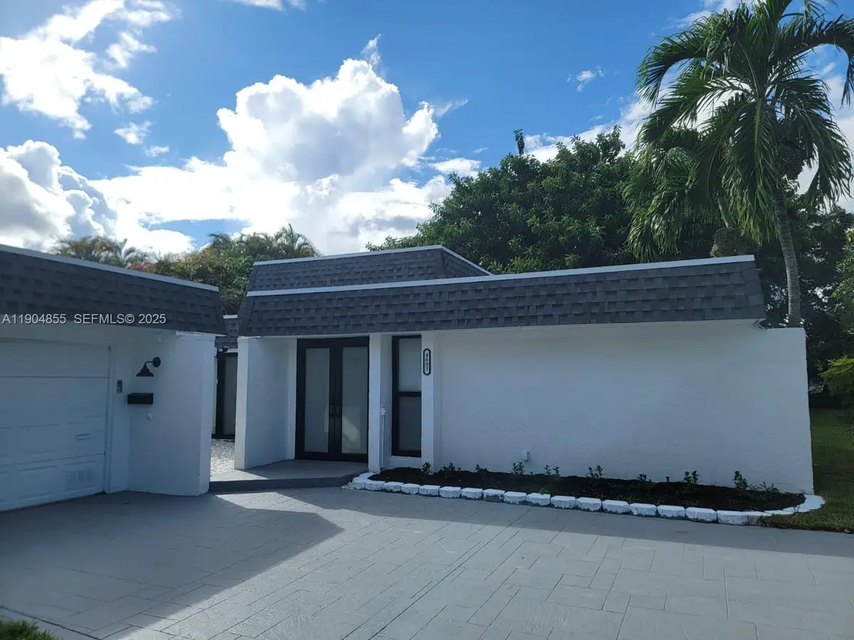 4603 King Palm Dr, Tamarac, FL 33319 - Image #1