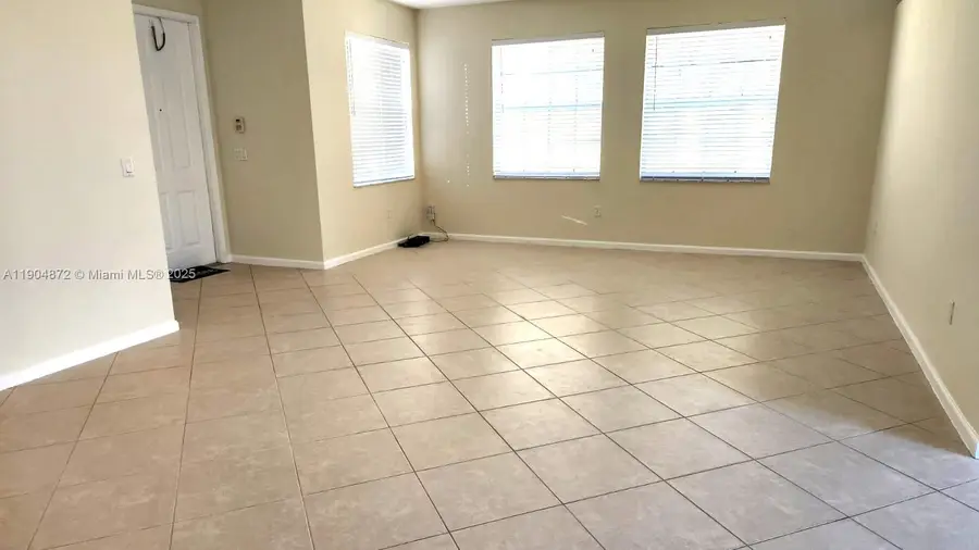 9042 Dupont Pl, Wellington, FL 33414 - Image #2