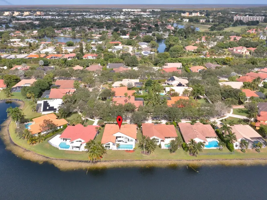 1044 Poplar Cir, Weston, FL 33326 - Image #3