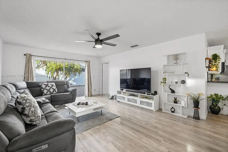 17753 SW 24th Ct, Miramar, FL 33029 - Image #3