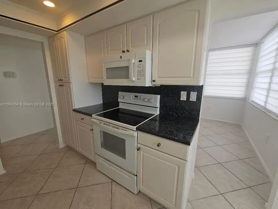 18041 Biscayne Blvd #204, Aventura, FL 33160 - Image #3
