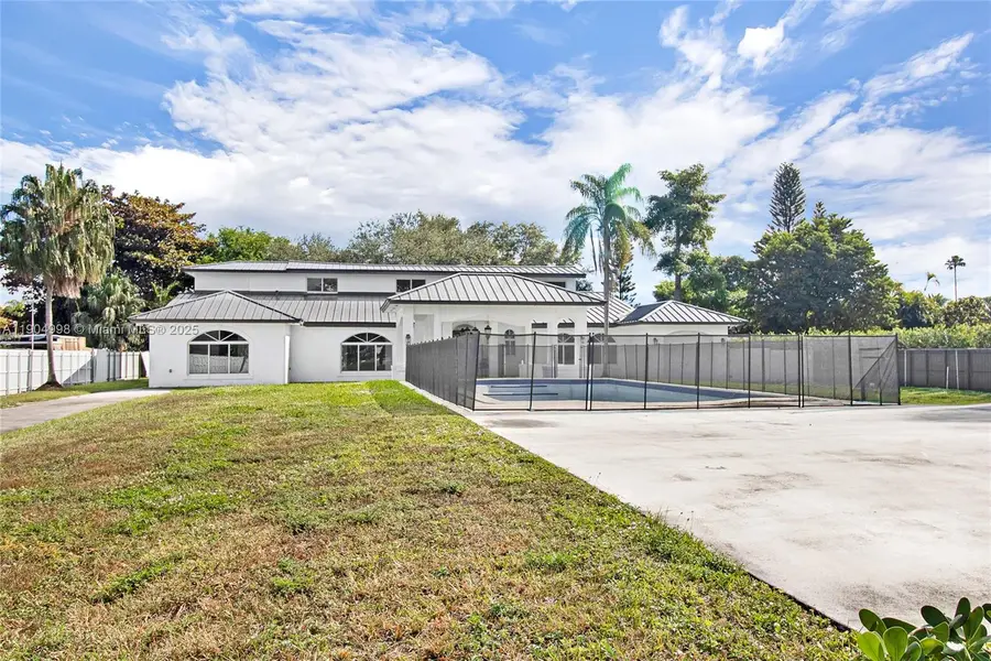 425 SW 129th Ave, Miami, FL 33184 - Image #3