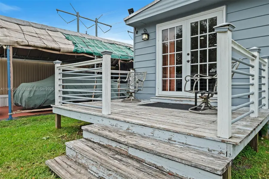 700 NW 219th Ave, Pembroke Pines, FL 33029 - Image #3