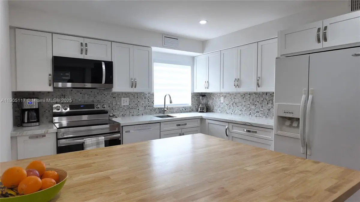 4555 SW 68th Ct Cir #111, Miami, FL 33155 - Image #1