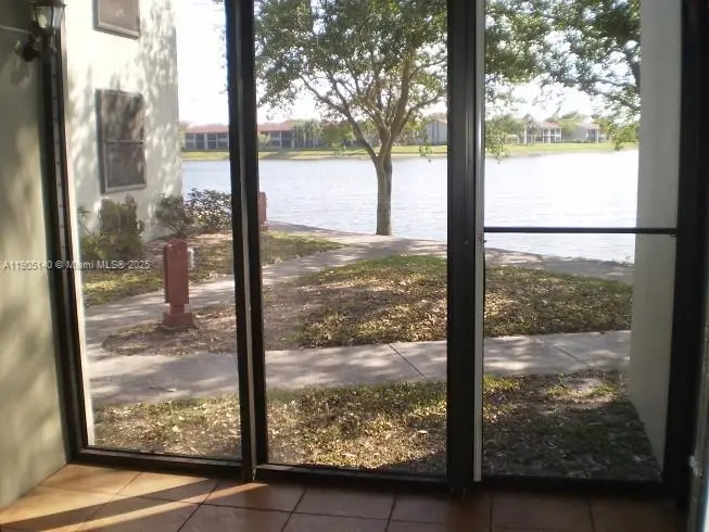 214 Lake Pointe Dr #109, Oakland Park, FL 33309 - Image #2