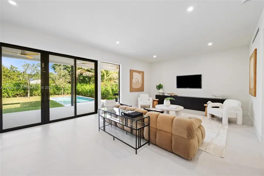 2127 SW 11th Ter, Miami, FL 33135 - Image #3