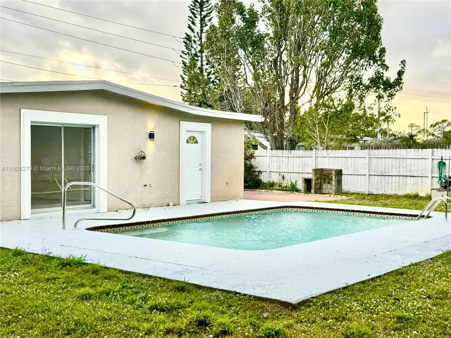 121 NE Prima Vista Blvd, Port Saint Lucie, FL 34983 - Image #2