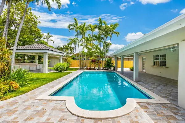 13820 SW 82nd Ave, Palmetto Bay, FL 33158